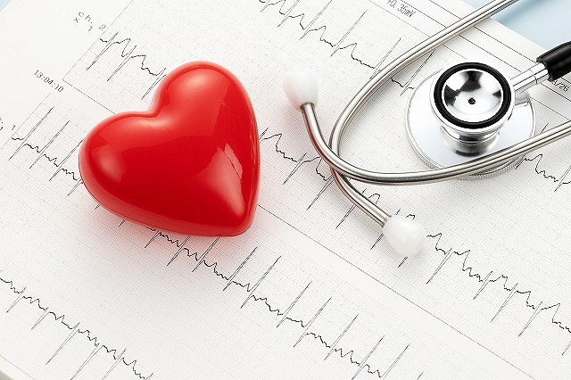 心電図異常・心雑音を指摘された方へ